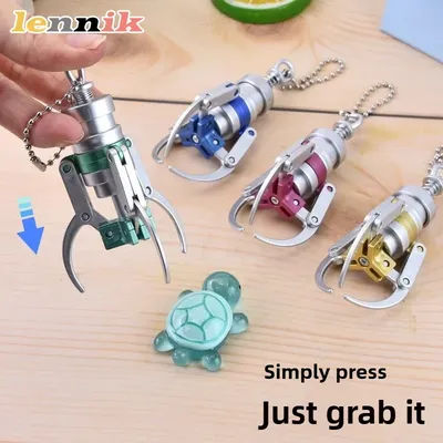 Stress Relief Fidget Toy for Kids, Miniature Claw Keychain, Realistic Grabber Machine Pendant, Desktop Decoration and Bag Charm