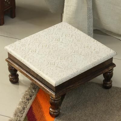 'Traditional Spring-Themed Mango Wood and Brass Chowki Table'
