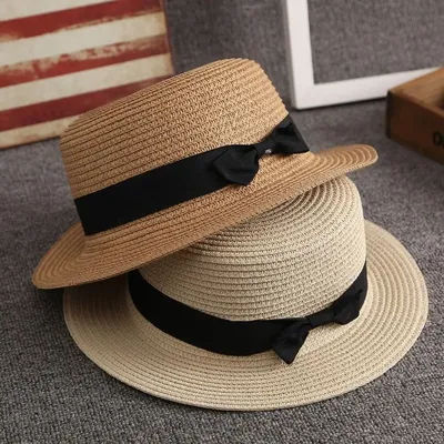 Chapeau de soleil en paille à bord plat pour femme, avec nœud décoratif, à bord court, respirant, protection solaire pour l'été, la plage, les vacances et les activités de plein air