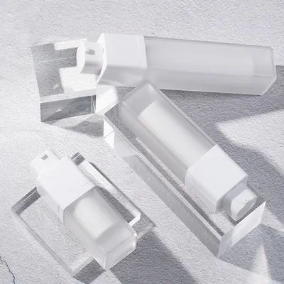 15/30/50ml Square Vacuum Bottle Press Lotion Empty Dispensers Liquid Foundation Makeup Portable Lady Essence Cosmetic Container