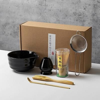 Set da matcha con ciotola in ceramica, frusta in bambù, supporto per frusta, cucchiaio dosatore e setaccio, kit completo per la cerimonia del tè in confezione regalo per donne, matcha verde