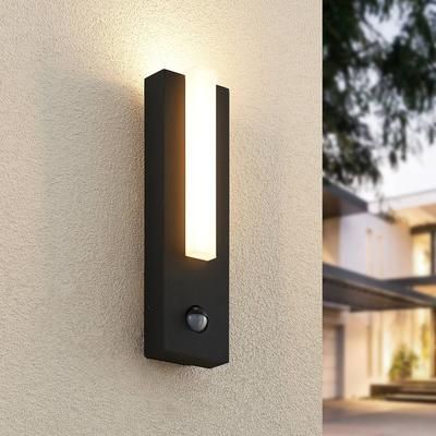Lucande Applique da esterni LED Virgalia, rilevatore di movimento, IP54 Virgalia, Nero, Alluminio, Moderno