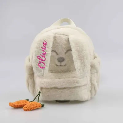Sac à dos personnalisable en peluche beige avec oreilles de lapin et carotte suspendue pour femmes et enfants, sac cadeau brodé mignon avec nom