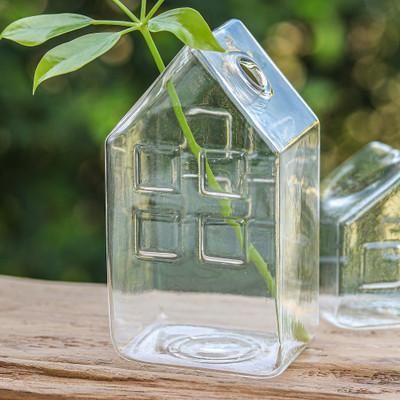 Crystal Home,'Handcrafted House-Shaped Glass Decorative Vase (Large)'