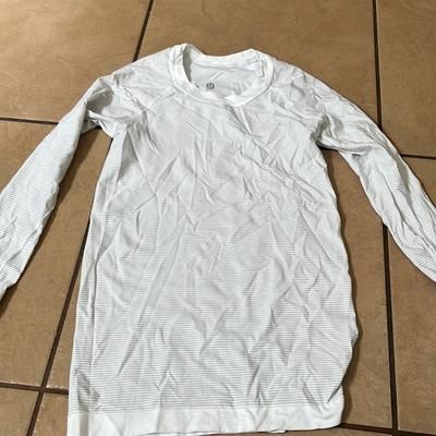 Lululemon Athletica Tops | Lulu Lemon Long Sleeve Top. In White And Size 4. | Color: White | Size: 4