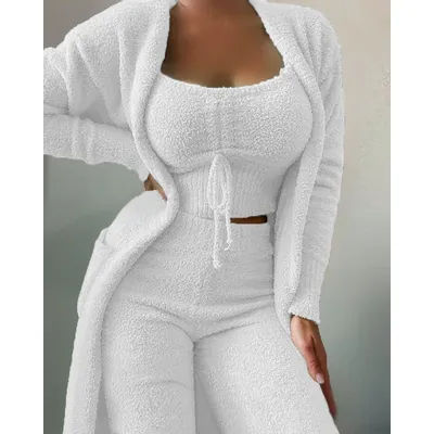 Ensemble trois pièces pyjama en peluche pour femmes, haut court licou + pantalon taille haute à jambes droites + veste Cardigan longue, nouvelle mode hiver