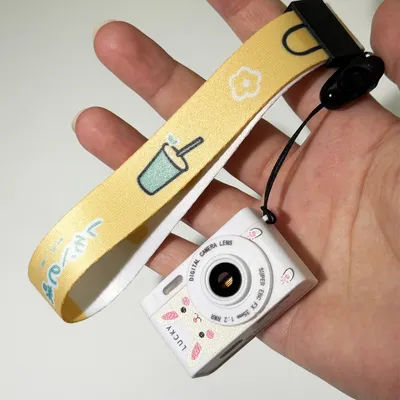 Kids Mini Keychain Camera Thumb Keychain Camera 1080P HD Portable Retro Kids Video Recorder Cam Ultra Support Memory Card Gift