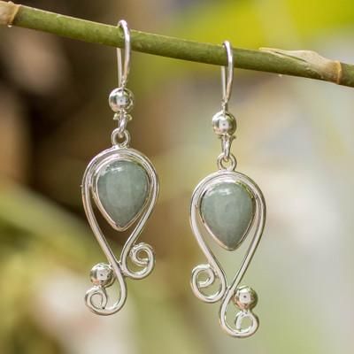 'Vintage-Inspired Apple Green Jade Silver Dangle Earrings'