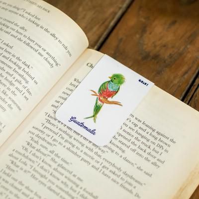 'Animal-Themed Magnetic Bookmark with Quetzal Bird Print'