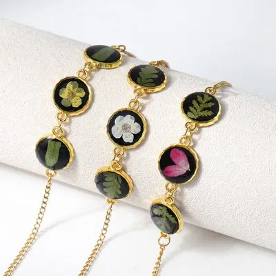 Creative Dried Flower Bracelets Handmaking Epoxy Resin Natural Floral Charm Bracelets Wholesale Natural Plant Jewelry Custom