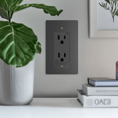 Modern Wall Outlet | Brushed Gold / 1 Gang | MOD LIGHTING