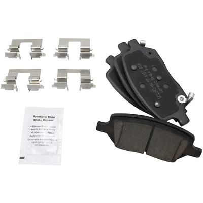 2005-2007 Saturn Relay Rear Brake Pad Set - TRQ BFA73384