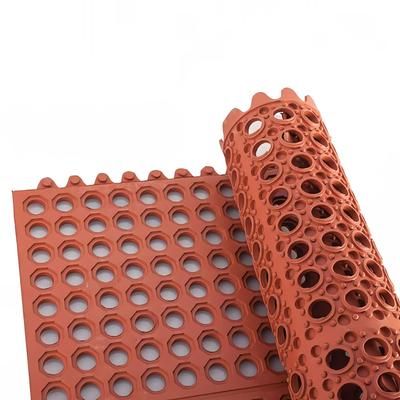 Winco RBMI-33R Rubber Floor Mat, Anti Fatigue, Interlocking, 3' x 3' x 1/2", Red