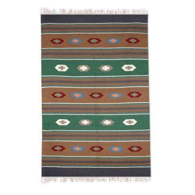Song of Stars,'Geometric and Stripe Pattern Wool Area Rug from India (4x6)'