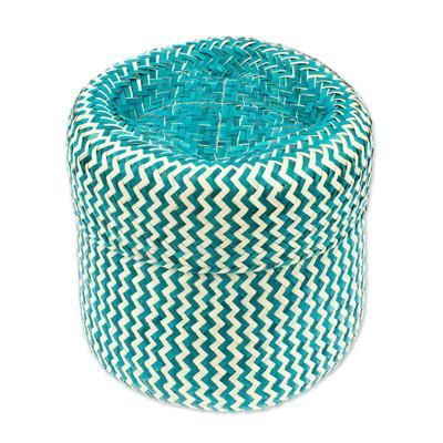 'Green Basket with Lid Hand-Woven from Palm Fiber in Mexico'