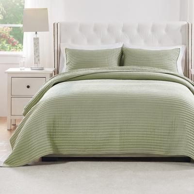 Greenland Home Fashions Vineyard Finely Stitched Quilt Set by Greenland Home Fashions in Sage (Size FL/QUE)