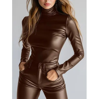 Femmes en cuir PU t-shirt col roulé à manches longues maigre solide haute rue gothique t-shirt décontracté hauts 2025 solide haut