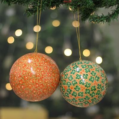 'Leafy-Patterned 2-Piece Christmas Papier Mache Ornament Set'