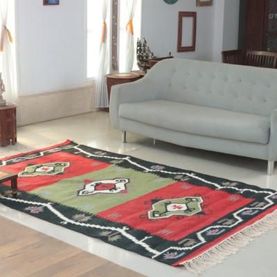 Apple & Olive,'Handmade Apple Red and Avocado Green Wool Dhurrie Rug (5x8)'