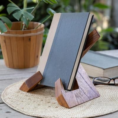 'Hand-Carved Modern Natural Brown Jempinis Wood Book Holder'