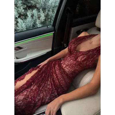 Robe de soirée personnalisée bordeaux à col licou, en dentelle transparente et sequins, avec fente haute, moulante, pour bal de promo, soirée, cérémonie et tapis rouge