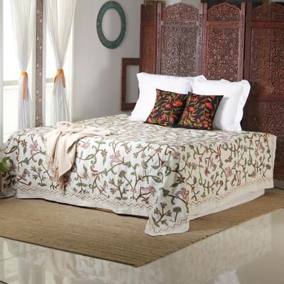 'Floral-Patterned Embroidered Cotton Bedspread in a Twin Size'