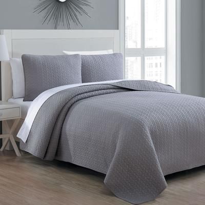 Estate Collection Tristan Quilt Set by American Home Fashion in Dove Grey (Size FL/QUE)