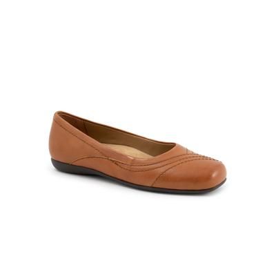 Wide Width Women's Sasha Flat by Trotters in Luggage (Size 8 1/2 W)