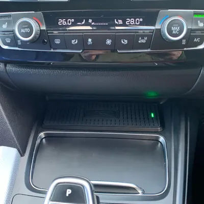 15w Car Wireless charger For bmw F30 F31 F32 F33 F34 F35 F36 M4 F82 3 4 series phone holder charging fast charge accessories