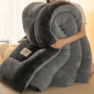 TEMU 1pc Contemporary Quilted Fleece Blanket - Plush Microfiber, Machine Washable, Breathable Polyester Fiber Fill, No Print - Winter Thickened Warm Sheepskin Quilt