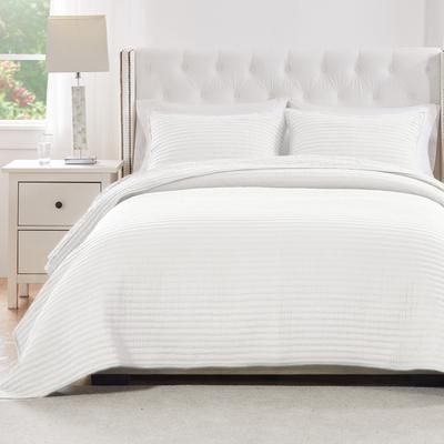Greenland Home Fashions Vineyard Finely Stitched Quilt Set by Greenland Home Fashions in White (Size TWIN)