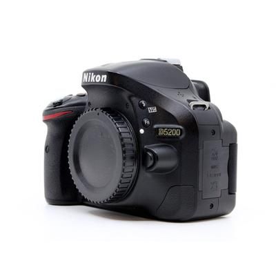 Used Nikon D5200