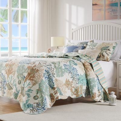 Atlantis Finely Stitched Quilt Set with Decorative Pillows by Greenland Home Fashions in Jade (Size KING)