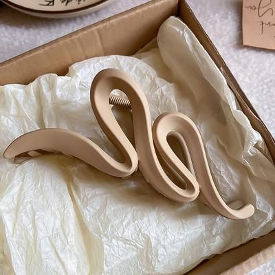 Acrylic Shark Clip Hair Claws French Inspired Hair Jewelry For Women khaki