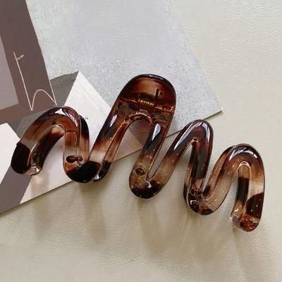 Trendy Y2K Hair Clips For Women,Large 11cm Glossy Wavy Claw Clips Amber Brown, 2PCS,Minimalist 90s Retro Hair Accessory 1pc a size Fits All