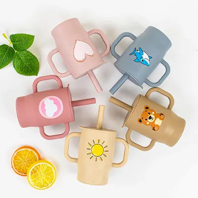 Silicone 180ml Baby Learning Drinking Cup with Handle and Straw Training Cup, Cartoon Printed Leak-Proof Baby Water Cup