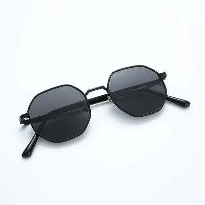 Lunettes de soleil rétro à monture octogonale en métal, idéales pour une ambiance tendance, parfaites pour les voyages quotidiens et la photographie de rue