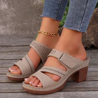 Nouvelles sandales d'été légères et ajourées pour femmes, à talons hauts, style décontracté, à bout ouvert et à bride arrière