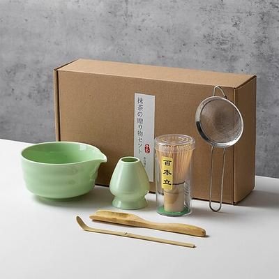 Set da matcha con ciotola in ceramica, frusta in bambù, supporto per frusta, cucchiaio dosatore e setaccio, kit completo per la cerimonia del tè in confezione regalo per donne, matcha verde