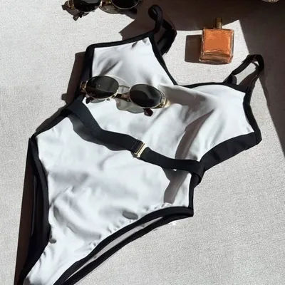 Maillot de bain une pièce simple pour femme, taille haute, patchwork, coupe ajustée, style caraco, décolleté en V profond, été