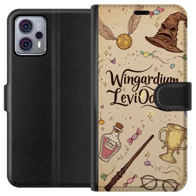 Kompatibelt Lommeboketui til Motorola Moto G23 Harry Potter Wingardium Leviosa illustrasjon - magisk Harry Potter tema med trollstav, Snitch og hatt