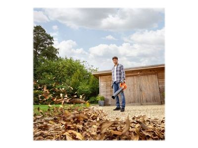 BLACK+DECKER BCBL200L - Lövblåsare - sladdlös - 18 V - 2 Ah - 19500 vpm - 600 m³/tim. - 140 km/h - 2.35 kg