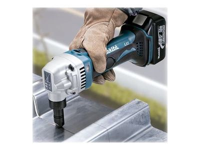 Makita plattanipplar DJN161Z, 18 V – 1,6 mm - SOLO