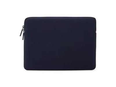 Pipetto Classic Fit sleeve – mørk blå – MacBook Neo 13 (A18 Pro)
