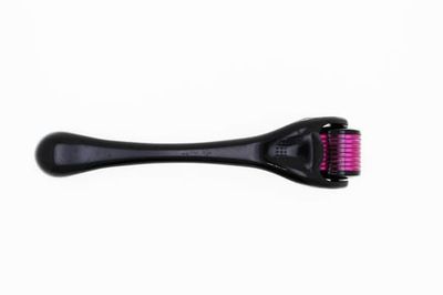 UNIQ Dermaroller med 540 Titannåler 0,2 mm for Ansikt og Kropp