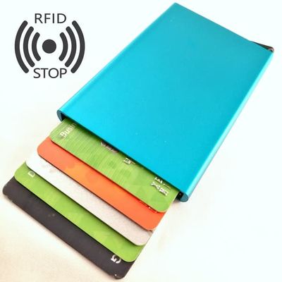 Smart kortholder skyder 5 kort frem - RFID-sikker