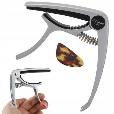 Metal capo for gitar – klassisk design med sterk fjær, myk gummipute & plektrum inkludert