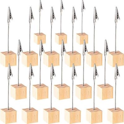 Fotoklämmor med träbas – 20-pack – perfekt att använda som bordsnummerkort, prislappar eller anteckningar – lämplig för bröllop, kontor eller butiker.