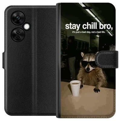 Kompatibelt Lommeboketui til OnePlus Nord CE 3 Lite Vaskebjørn med solbriller og kaffekopp i mørkt vaskeri med humoristisk sitat