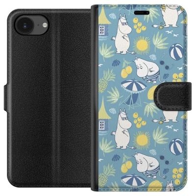 Kompatibelt Lommeboketui til Apple iPhone 16e Strandtema med frukter, parasoller, sommerhus og glade figurer i fargerike mønstre fylt med lekne detal